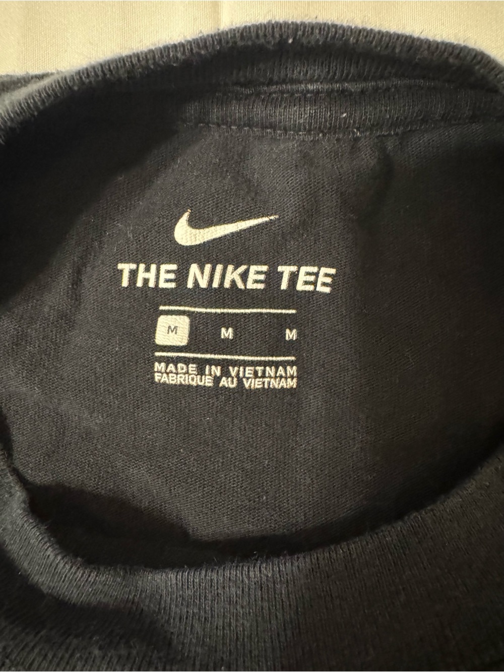 Vintage Nike Black Graphic Wolf Short-Sleeve Tee with Night Sky Print Medium - Picture 6 of 7